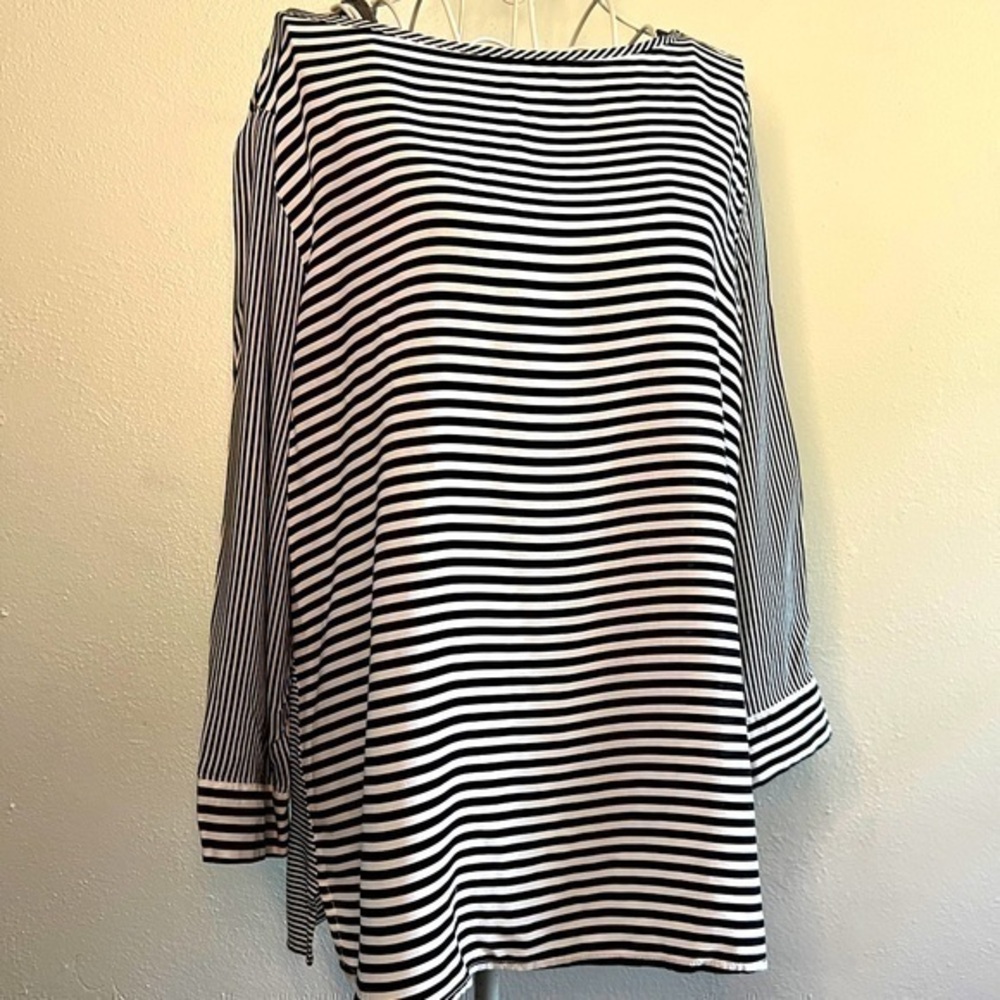 Cato black & white striped blouse, Sz L. Preowned. EUC.